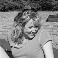 Julie Macken - Neve's Bees